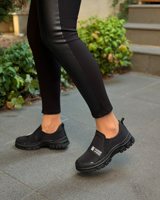 Ladies slip-on casual shoes