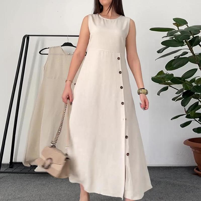 Round neck buttoned sleeveless solid color slit dress