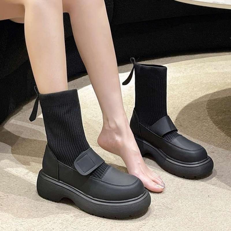 Slip-on sock-style Chelsea boots