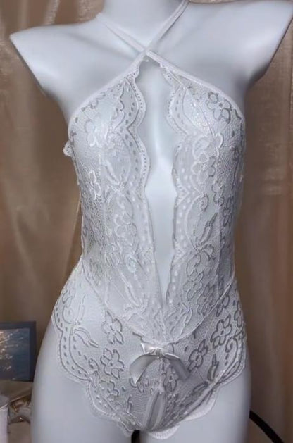 Deep v hollow lace pure white underwear