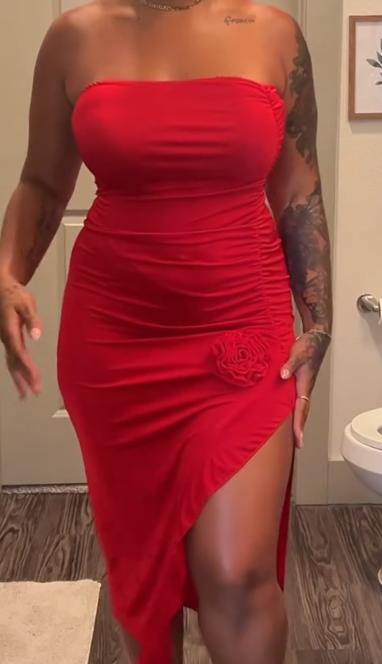 Red tube top slim slit skirt