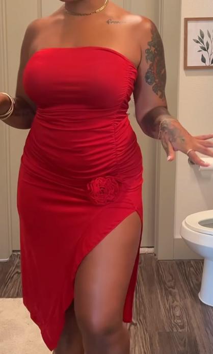 Red tube top slim slit skirt